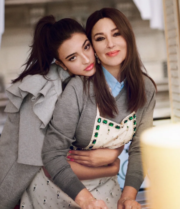 “球花”莫妮卡贝鲁奇和文森特·卡索的二女儿Léonie Cassel出道啦
15