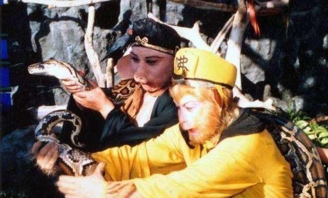 红鳞大蟒算不算妖怪？猪八戒为何要对它赶尽杀绝？看悟空说了啥？