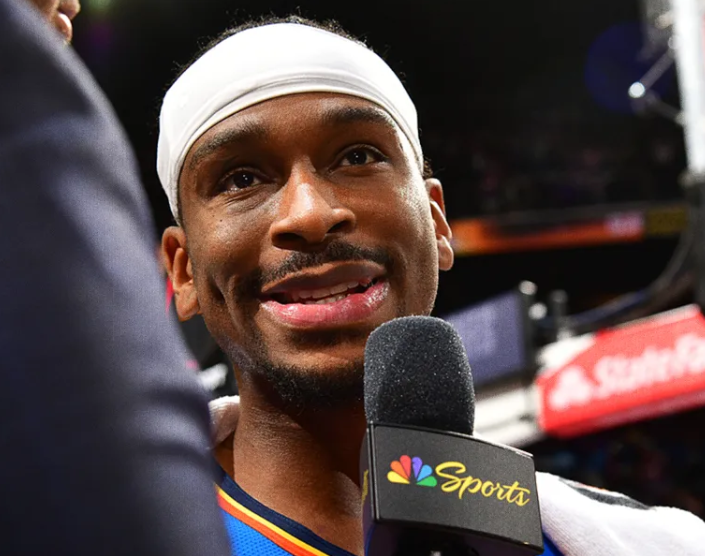 NBA季后赛，雷霆以121-109战胜太阳。
赛后亚历山大谈及在比赛中大喊 “我