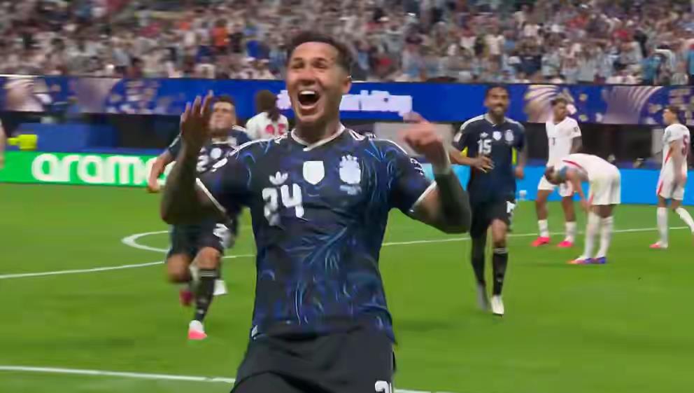 13.6亿没守住！\r
差了5.6亿呢。\r
世界杯半决赛阿根廷2-1英格兰，1