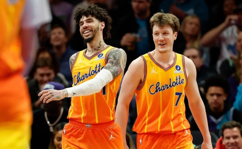 黄蜂也太猛了吧！面对西部前六几乎赢了个遍：

1、客场大胜西部第1的雷霆（交手战