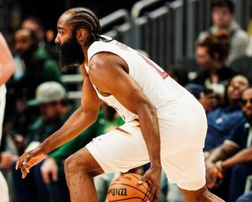 希望登哥季后赛不要执着三分和突破，打不开完全可以中投

中投虽然收益低，但是却是