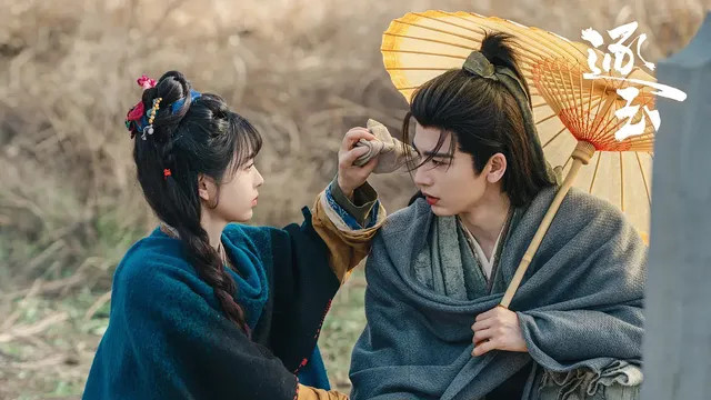 《逐玉》高光吻戏！张凌赫破碎感+苏感双绝，这才是古偶男主该有的张力