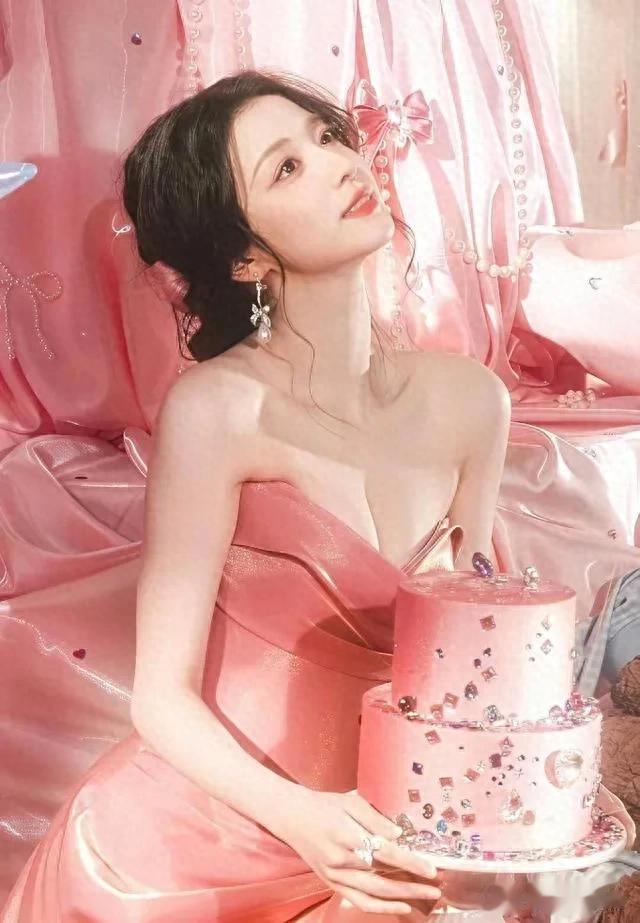性感起来简直要命，王楚然太顶了
