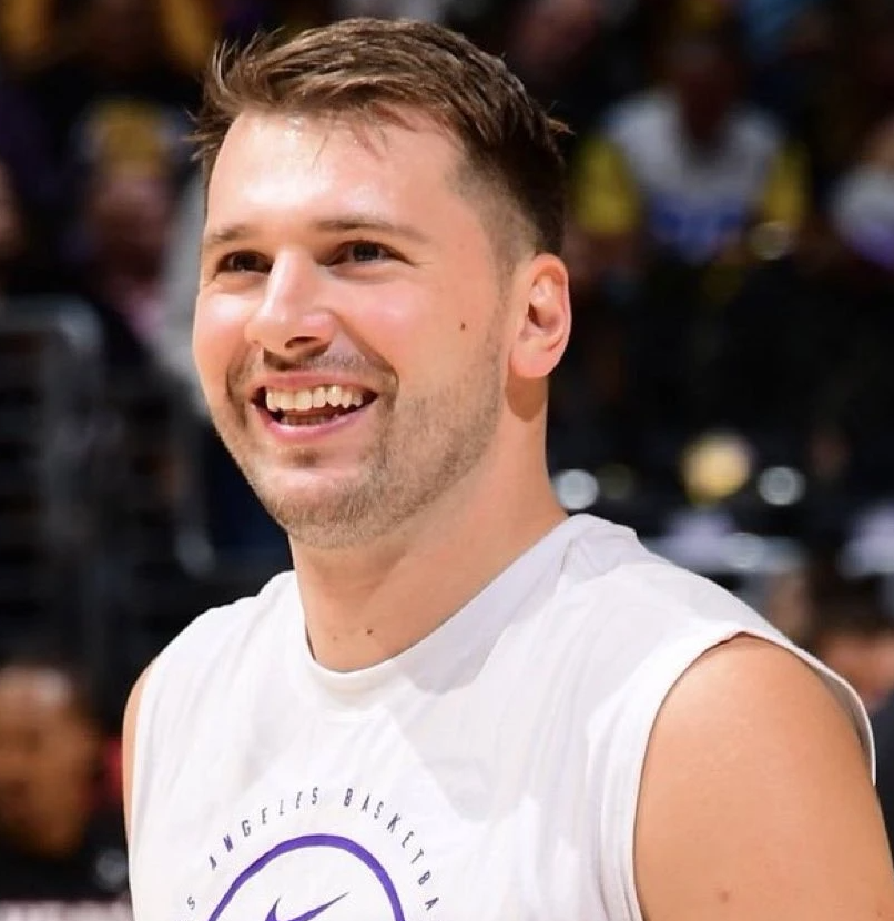 数据博主Kalshi Hoops统计了2018届选秀球员季后赛场均得分排行榜：
