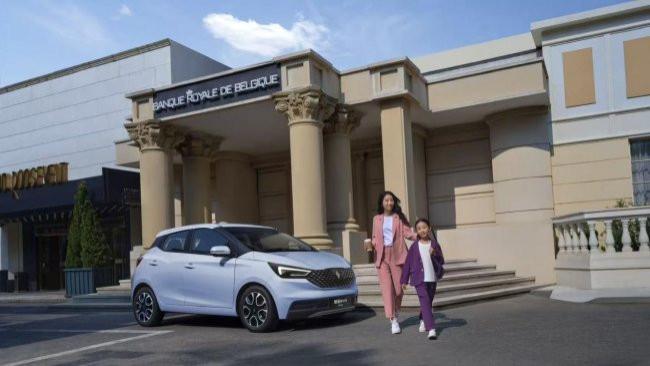 江铃集团新能源易至汽车EV3 PLUS：以智慧灵巧，破解城市通勤两大难题