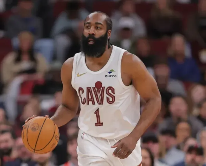 哈登只要三分出手难度稍微低一点命中率绝对联盟前五水平啊，而且还高产 来了骑士出手