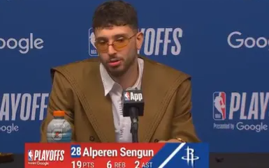 NBA季后赛，阿门在采访中透露：“申京今早给我们来了一场激励人心的演讲，我们听了