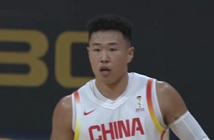 人生赛场 拼才是硬道理


赛场同样热血。中国男篮100:93逆转中国台北，朱俊