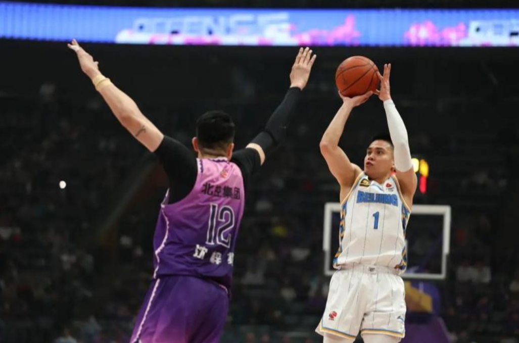 北汽男篮将在9日晚迎战山东男篮。北京青年报记者在赛前专门找到核心后卫陈盈骏，他表