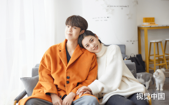 岳父母病危，妻子却在和白月光约会，却不知百亿家产早已归我，渣女和小三被我赶出家门，流落街头