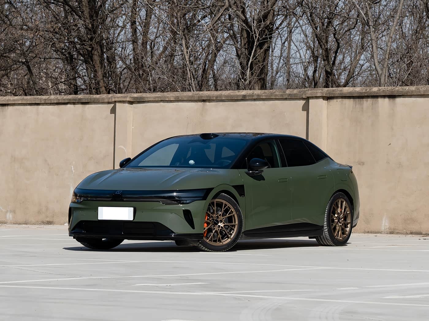 全新纯电中大型豪华轿跑上市！轴距近3米+激光雷达，续航超90