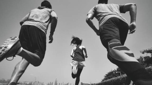 什么牌子的耳机适合跑步？2026热门10款跑步耳机推荐