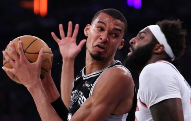 NBA总决赛马刺vs尼克斯G5:总决赛还得继续看完，目前尼克斯3-1拿到赛点，以