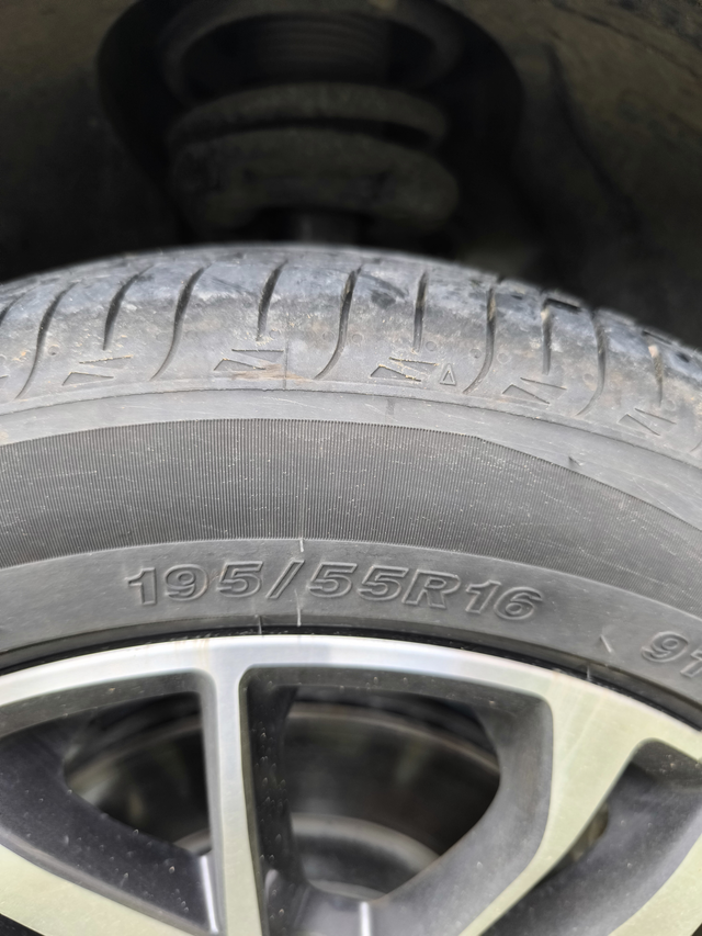 吉利帝豪原车胎是195/55R16，能不能升级成205/55R16，现车胎上高速