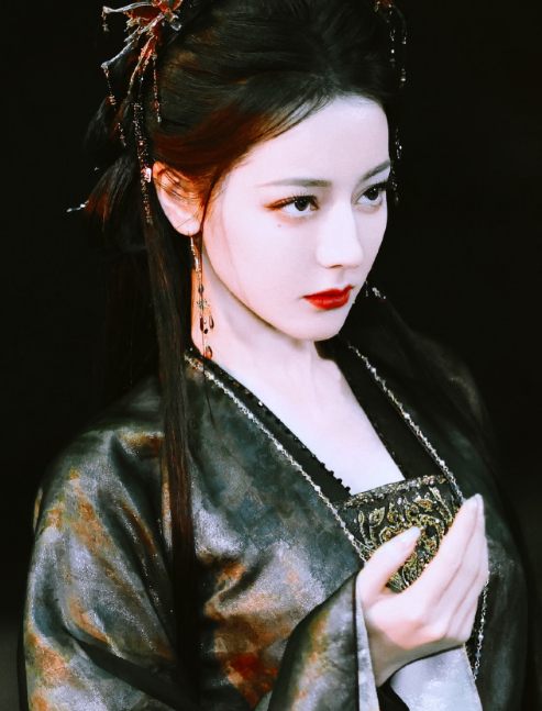 我将走到你前面去做投篮动作