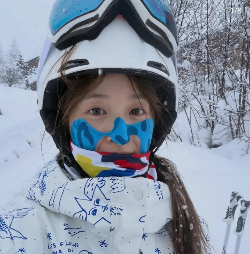 32岁的奶茶妹妹章泽天
激动得无法入睡，只能在社交平台兴奋发文，一句“春暖花开，