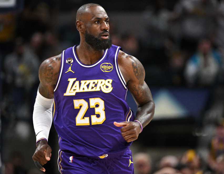 别看老詹命中率高，得个分难死了，球球生凿，东子虽然效率不高但是得分跟喝水一样简单