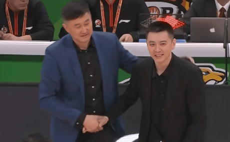 杜锋你走吧，你已经不欠广东队什么了。杜锋复出执教以来带领广东男篮是连续两场遭遇逆