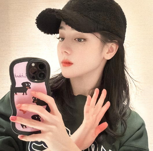 马戏团缺个角色：热巴的美貌管理员