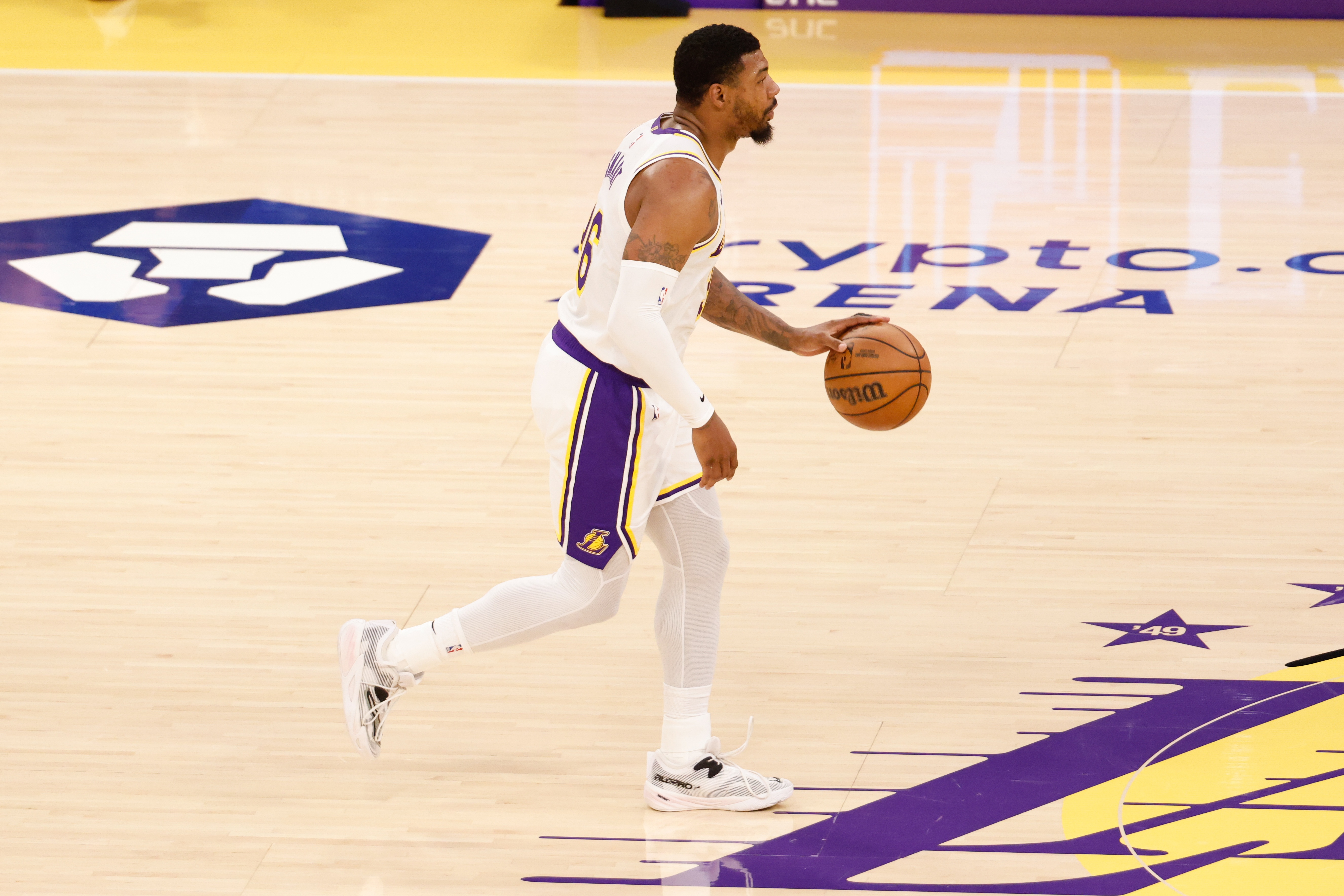 火箭湖人系列赛前三场，湖人队之所以能够3:0领先火箭队，更多的原因是詹姆斯能够成