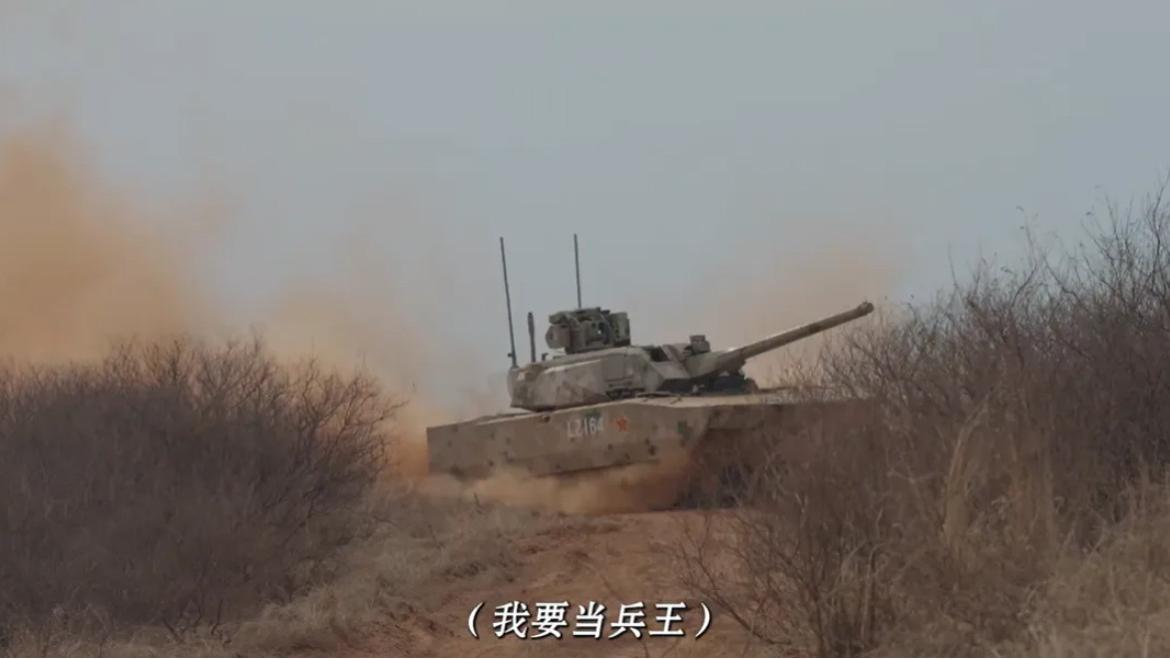 100式坦克搭载相控阵，结合APS主动防御系统，让其战场生存能力强