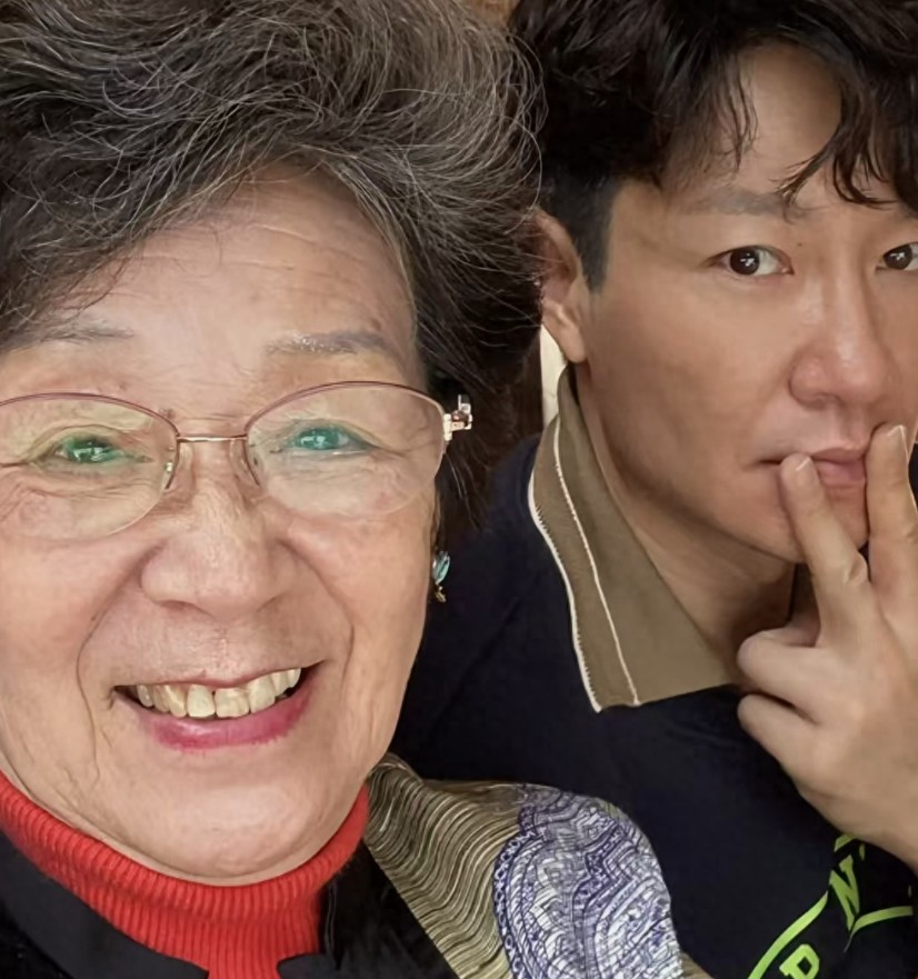 演员李宗翰：不会送80多岁母亲进养老院。
 
一个演员愿意放弃拍戏赚钱的机会，陪