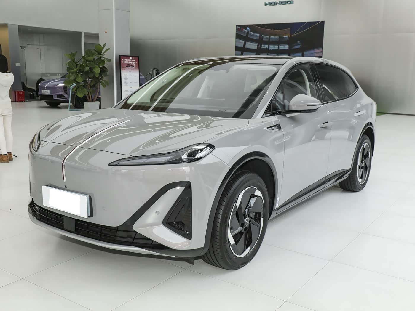 纯电中型SUV即将上市！预售不足18万，900V高压平台+C