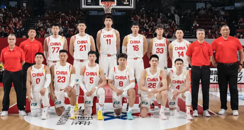 谈谈我对中国男篮战胜日本男篮的比赛:
1、上半场日本和男篮有两个相信:第一是都相