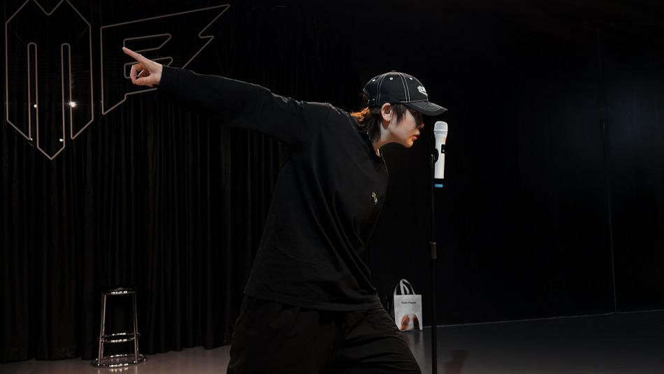 王濛估计也没想到，浪姐的大门，还真叫她这个“门外锦鲤”踹开了