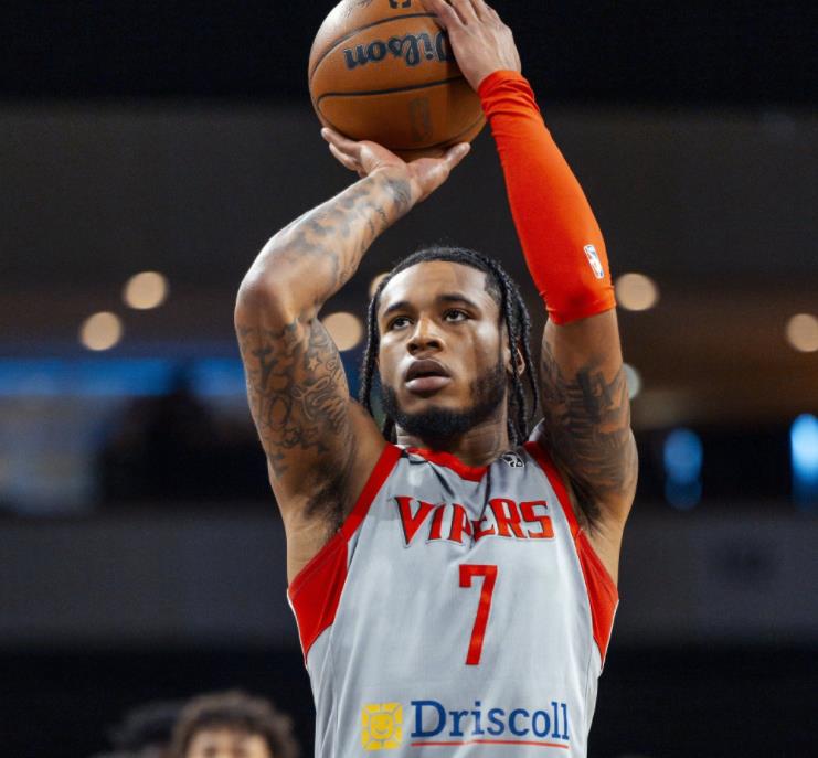 都说火箭队想要卡梅隆·托马斯，然而今天托马斯正式和雄鹿队达成了签约协议。未来半个