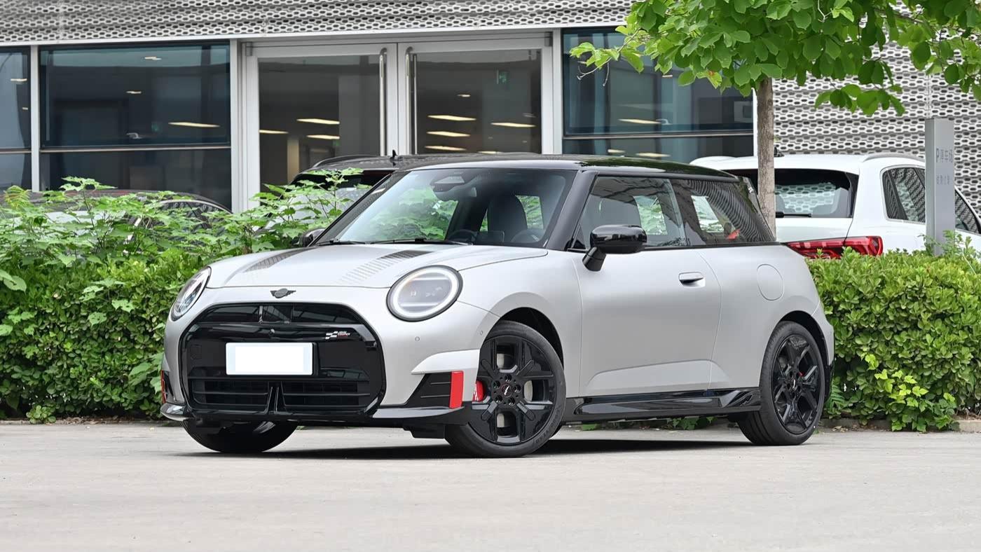 电动MINI JCW缎光特别版上市！外观年轻动感，三门四座，续航468Km