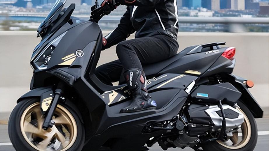 比150cc还便宜的250cc踏板来了，雅马哈XMAX用户开始重新算账
