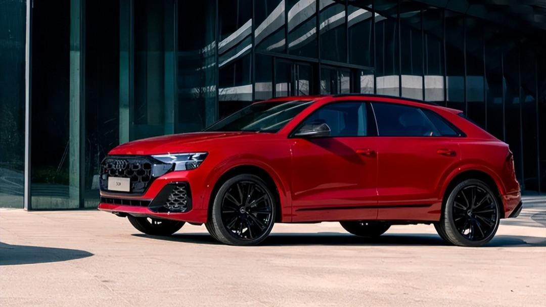 搭载4.0T V8发动机 新款奥迪SQ8开启预售 预售价114万