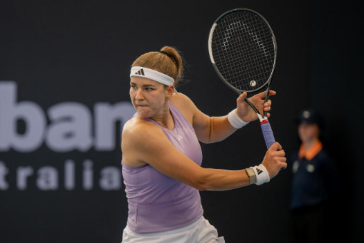 布里斯班站1/4决赛，11号种子穆霍娃以6-2 2-6 6-4淘汰3号种子莱巴金