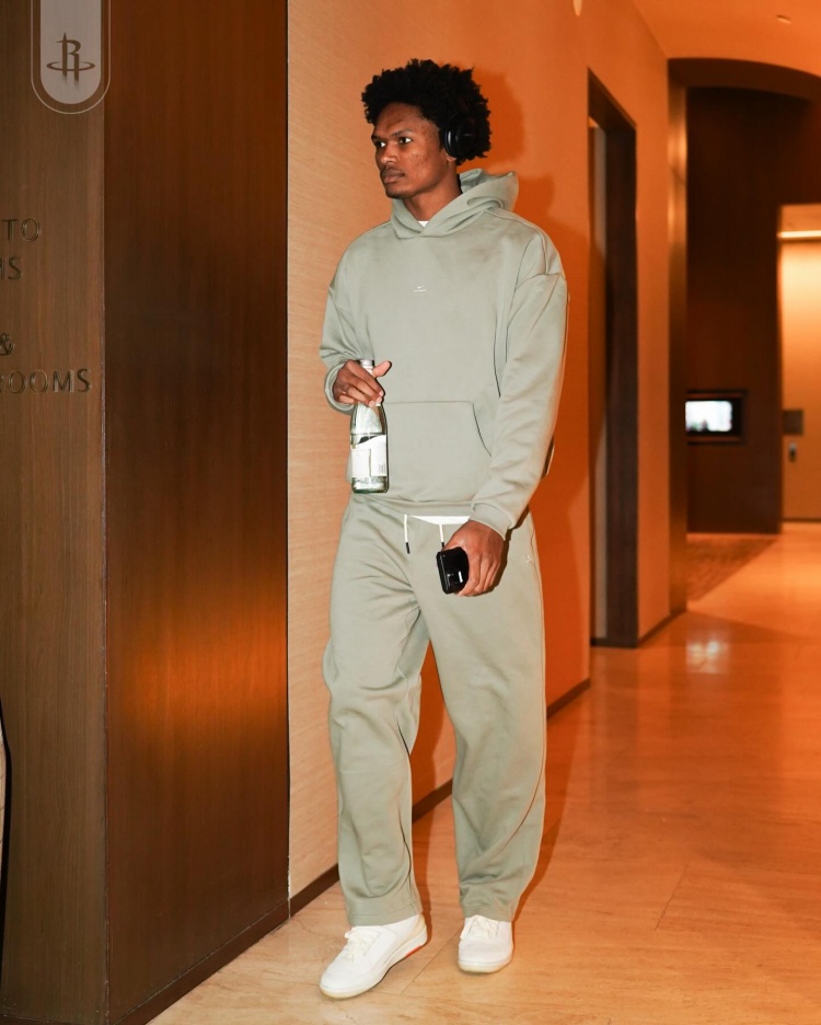 在阿门·汤普森补篮的帮助下，火箭队绝杀了热火队，这样的话，杜兰特在这场比赛当中的