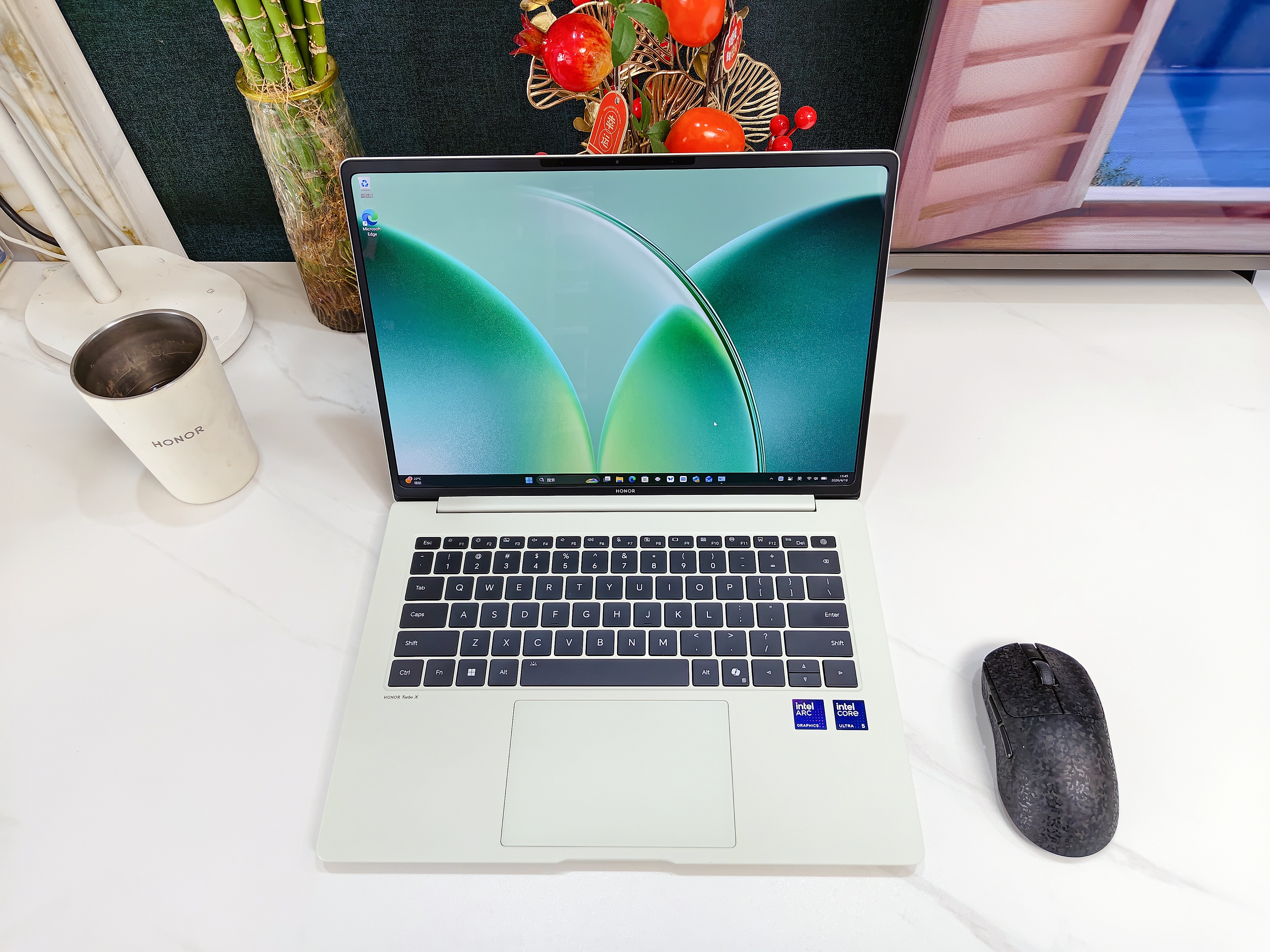 荣耀MagicBook Pro14 2026款开箱了，先来一波晒图，新配色：青瓷