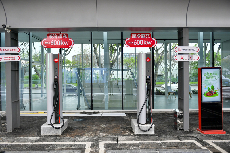 比亚迪为啥还没大规模自建超充？这事儿得细品