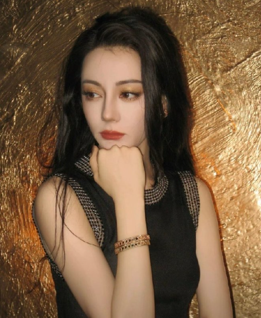 玫瑰万千想作风狂热炽烈