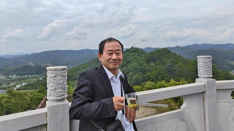 《赶场》之外，是作家对土地的深情眷恋