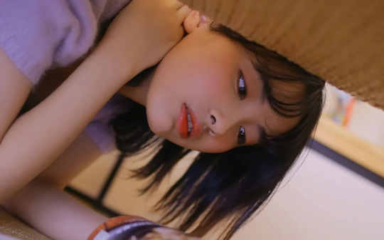 我脑瘤手术差三万，他掏空积蓄给青梅：“她比你重要”我笑着签了离婚书，换他哭着下跪