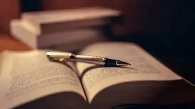 自费出书是不是要和出版社签订合同