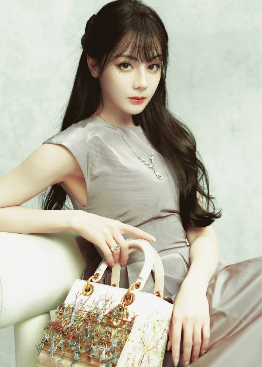 你的心像燎原的火，也同怒放的玫瑰