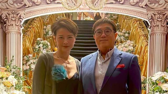 恭喜！62岁香港知名演员正式宣布结婚，婚礼将一切从简