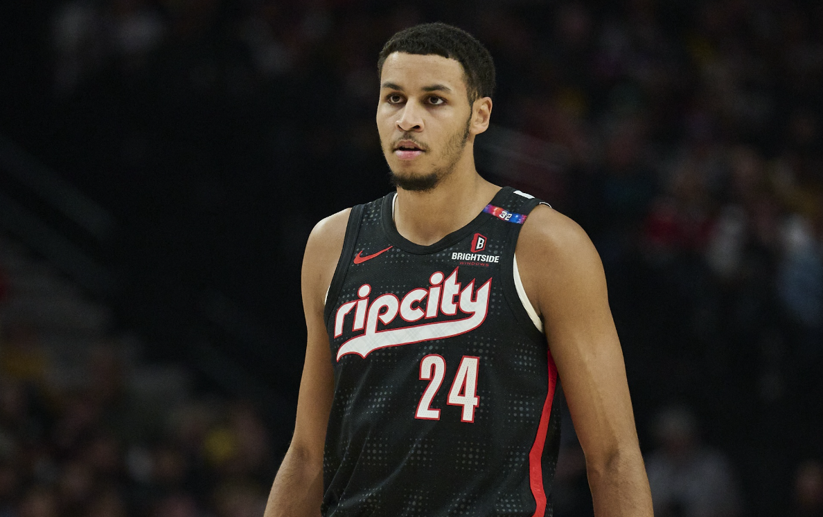 我也不知道斯普利特为什么这么爱穆雷，五小他顶5号位，常规轮转他4号位，你用杨瀚森