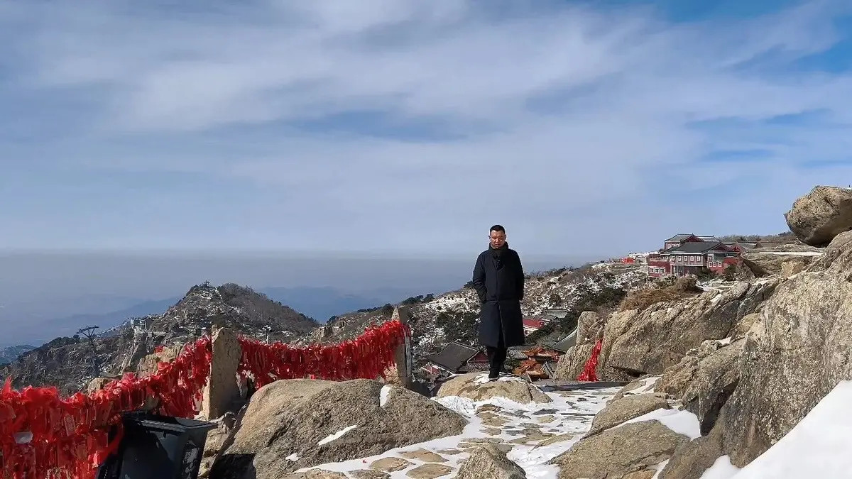 人为什么会活得拧巴？