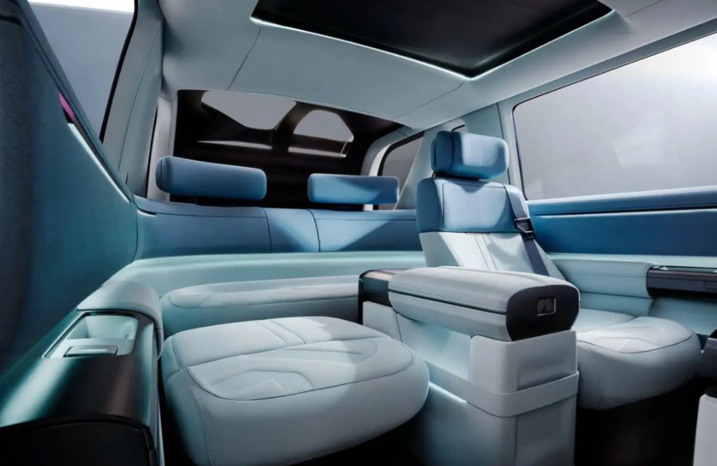 谁能想到曾经路虎的销冠神行者，现在直接被奇瑞和路虎联手做成了全新新能源品牌！首款