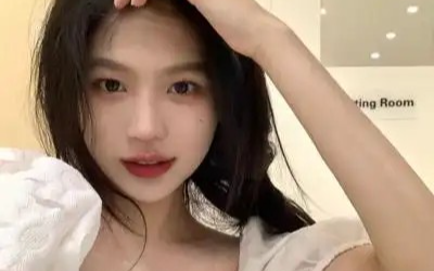 污蔑我贪污一百块养野男人？我亮出千金身份后全家傻眼了。