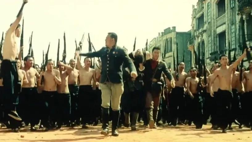 人性的真相：善人独来独往，恶人成群结队