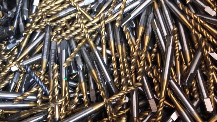 钨价狂飙470%！工厂废铁秒变“硬通货”